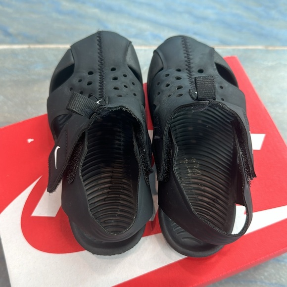 Nike Sunray Protect 2
Little Kids' Sandals
$38 9c - Picture 5 of 8